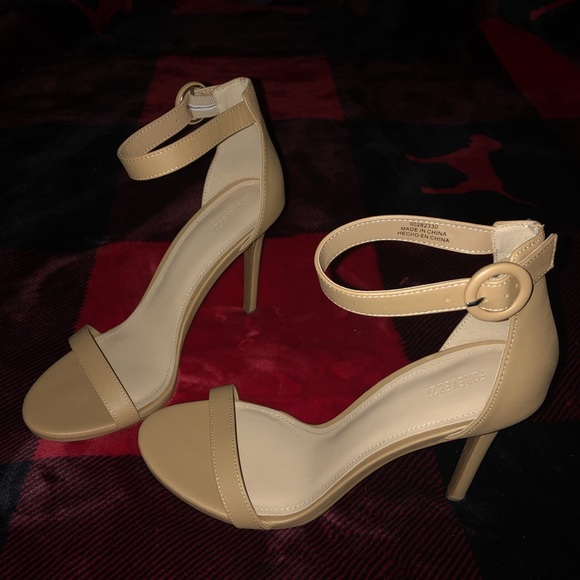 Heels✨ - Picture 4 of 4